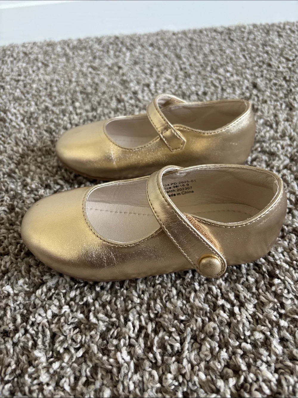 Amazon Girls Metallic Gold Mary Jane Shoes